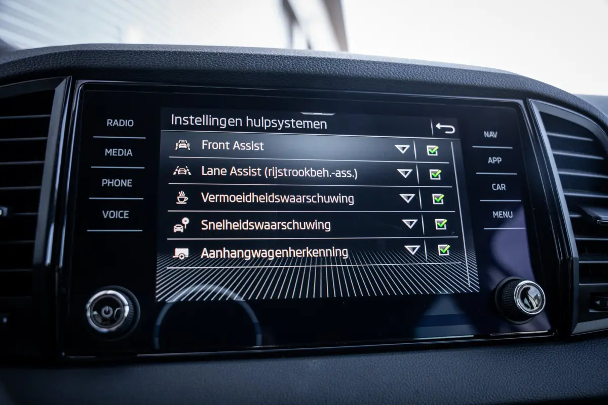 1.5 TSI ACT Business Edition | Achteruitrijcamera | Lichtmetalen velgen 17" | Trekhaak uitklapbaar