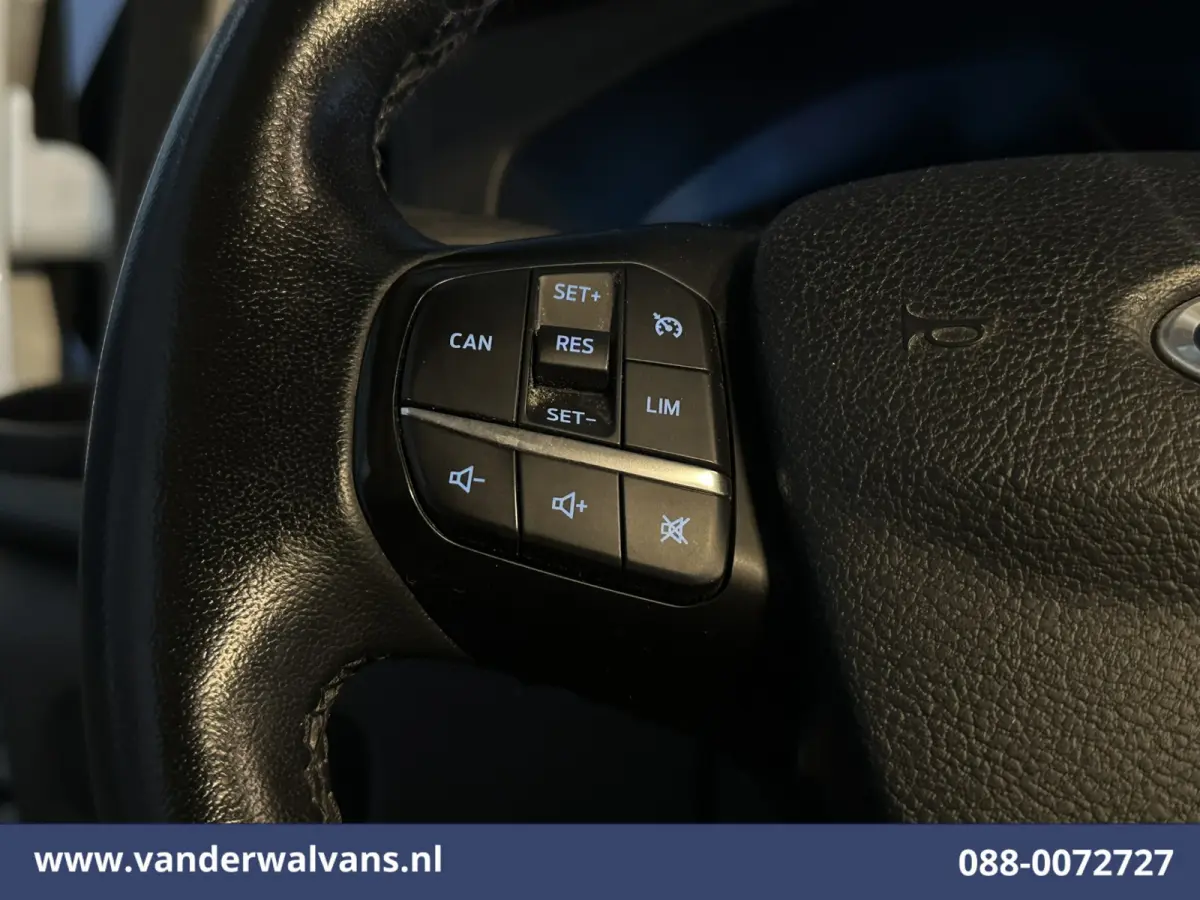 2.0 TDCI L2H1 Euro6 Airco | Camera | Navigatie | LED | Apple Carplay Cruisecontrol, Stoelverwarming, Verwarmde Voorruit, Parkeersensoren, Bijrijdersbank