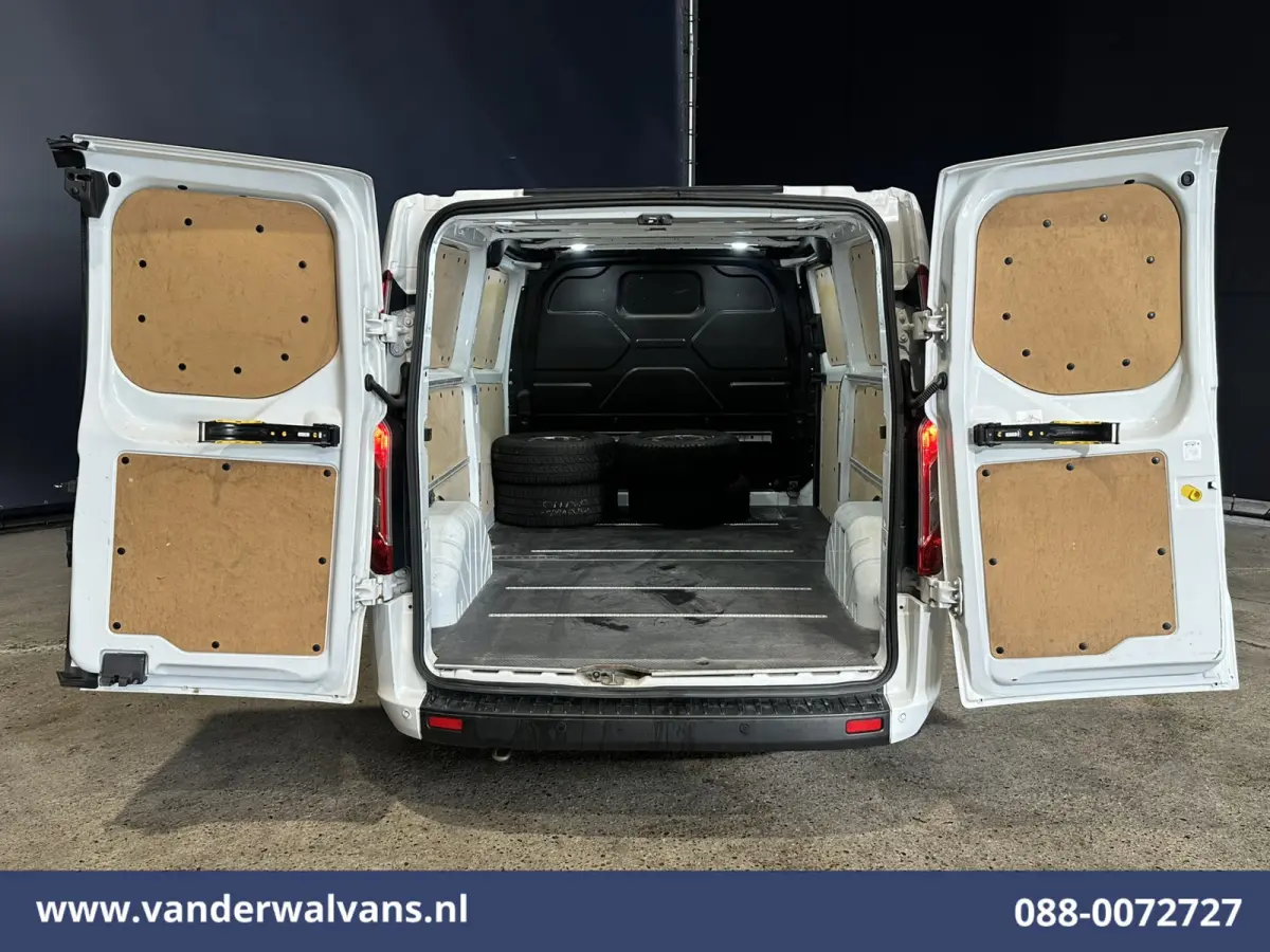 2.0 TDCI L2H1 Euro6 Airco | Camera | Navigatie | LED | Apple Carplay Cruisecontrol, Stoelverwarming, Verwarmde Voorruit, Parkeersensoren, Bijrijdersbank