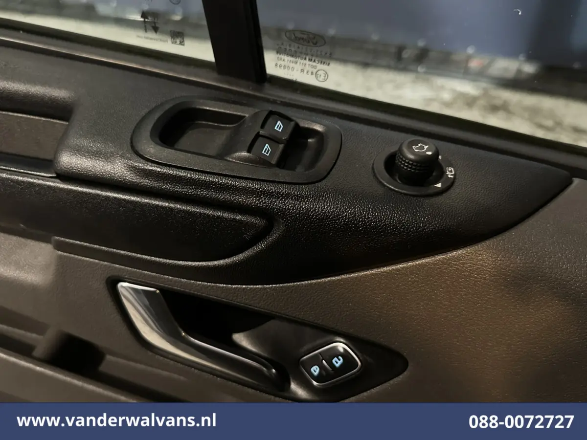 2.0 TDCI L2H1 Euro6 Airco | Camera | Navigatie | LED | Apple Carplay Cruisecontrol, Stoelverwarming, Verwarmde Voorruit, Parkeersensoren, Bijrijdersbank