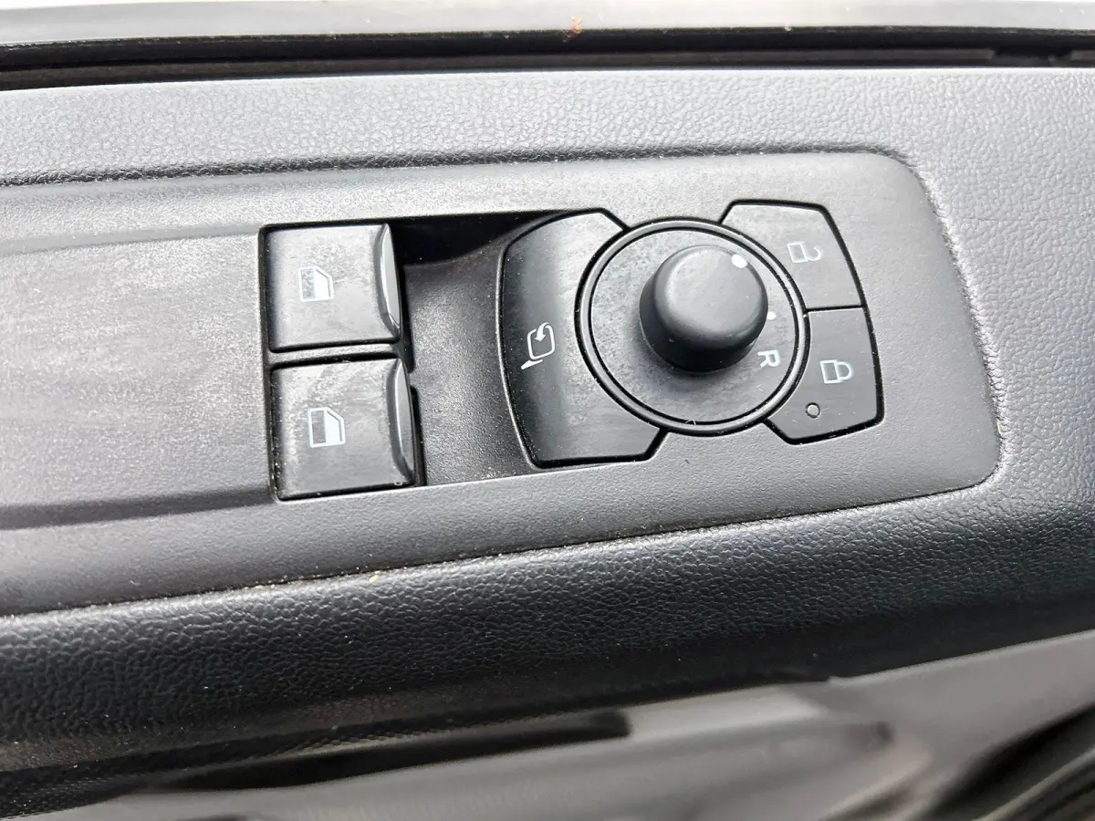 300 2.0 TDCI L2H1 Trend Nieuw Model Automaat Navigatie Parkeersensoren Camera