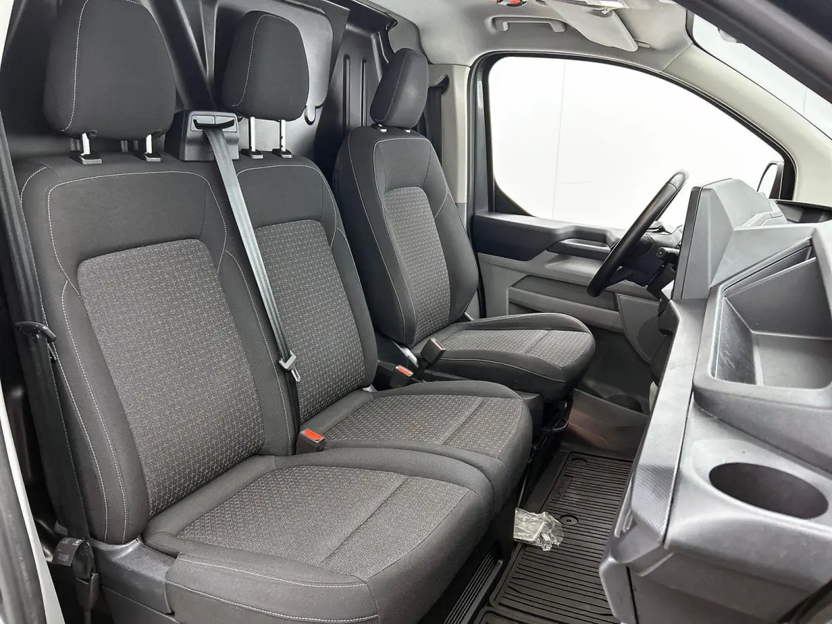 300 2.0 TDCI L2H1 Trend Nieuw Model Automaat Navigatie Parkeersensoren Camera