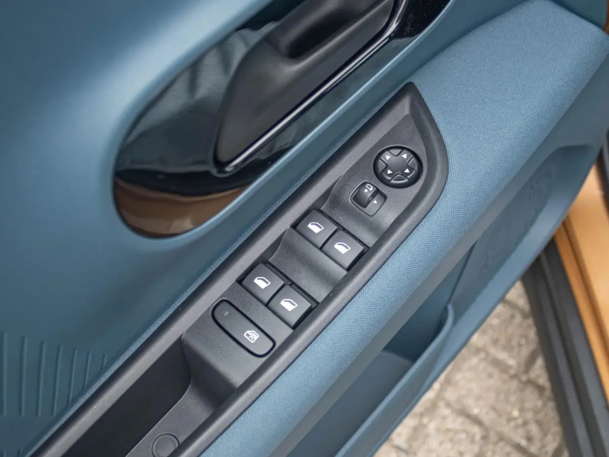 La Prima 44 kWh | Clima | Cruise | Camera | Apple Carplay | 17" | Navi | Winter Pack