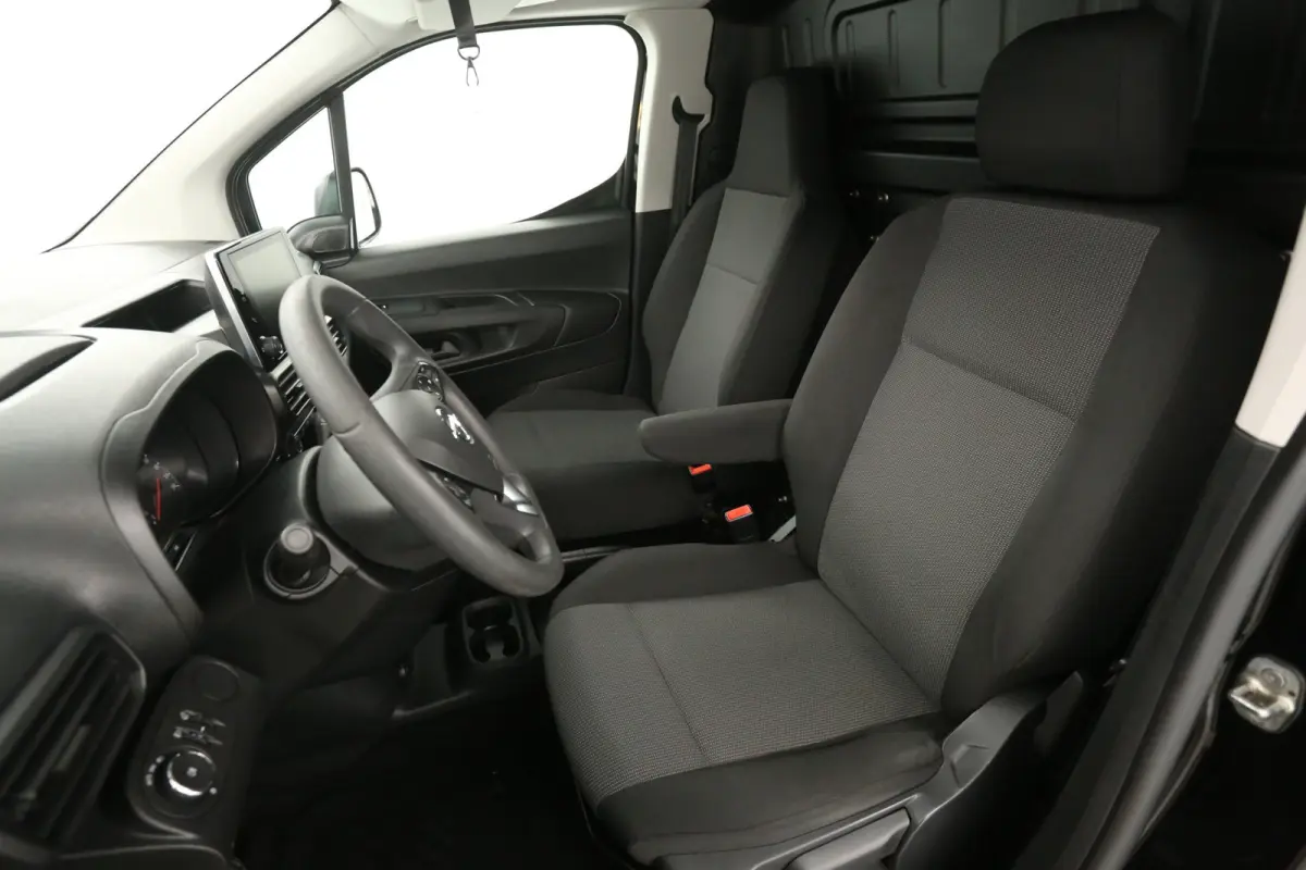 1.5D 102PK | Airco | Cruise | Carplay | Trekhaak | Navi | Parkeersensoren