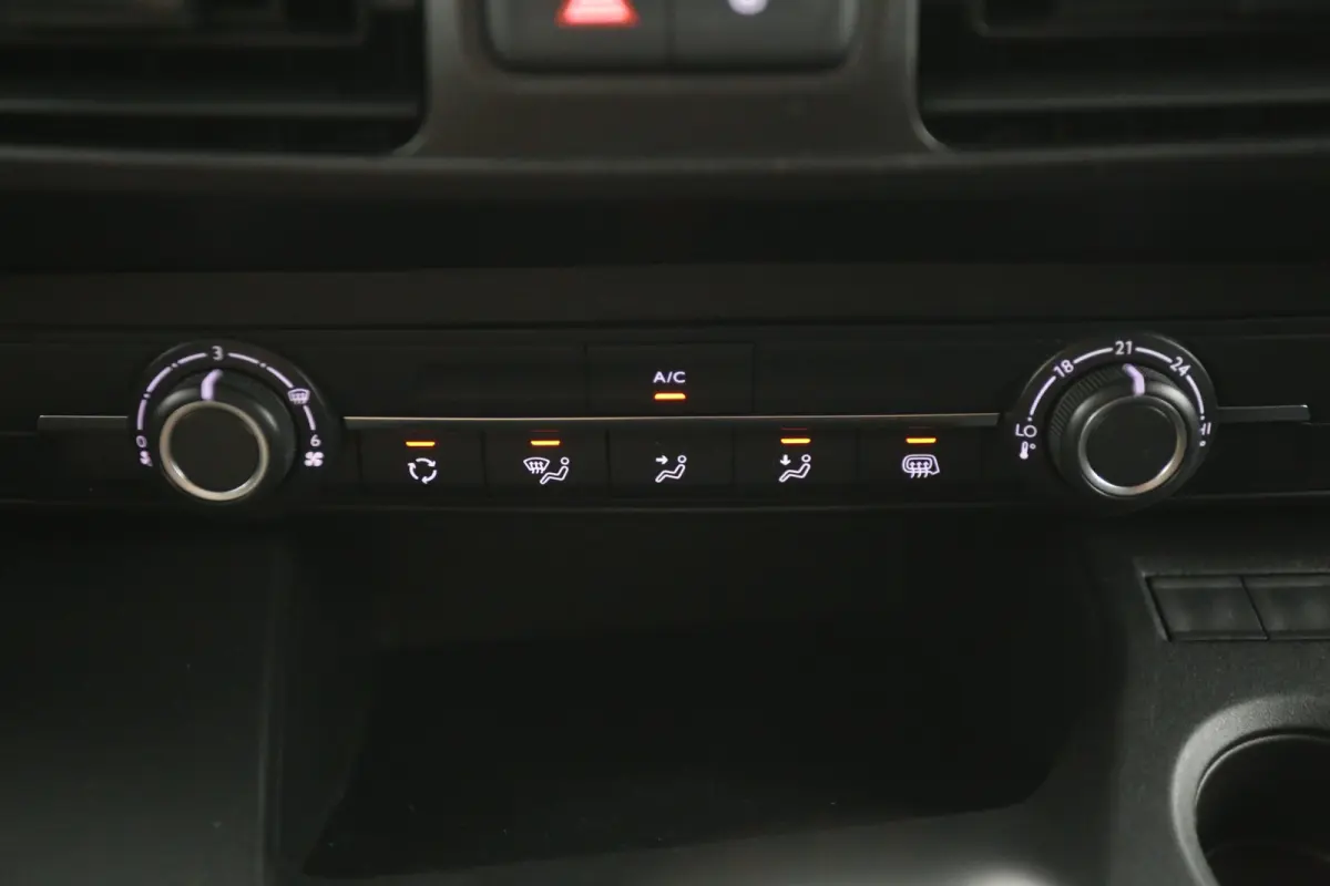 1.5D 102PK | Airco | Cruise | Carplay | Trekhaak | Navi | Parkeersensoren