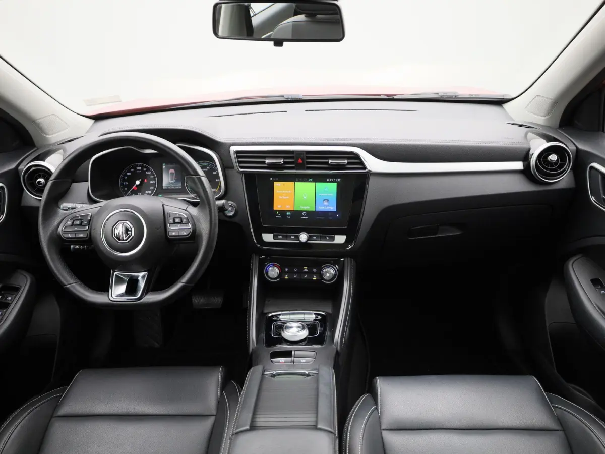 MG Luxury 45 kWh | SOH 97.09% | ACHTERUITRIJCAMERA | PANORAMA | NAVIGATIE | CLIMATE CONTROL | STOELVERWARMING | PARKEERSENSOREN |