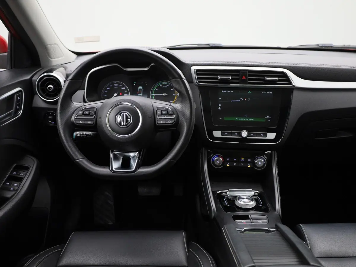 MG Luxury 45 kWh | 97.09 | ACHTERUITRIJCAMERA | PANORAMA | NAVIGATIE | CLIMATE CONTROL | STOELVERWARMING | PARKEERSENSOREN |