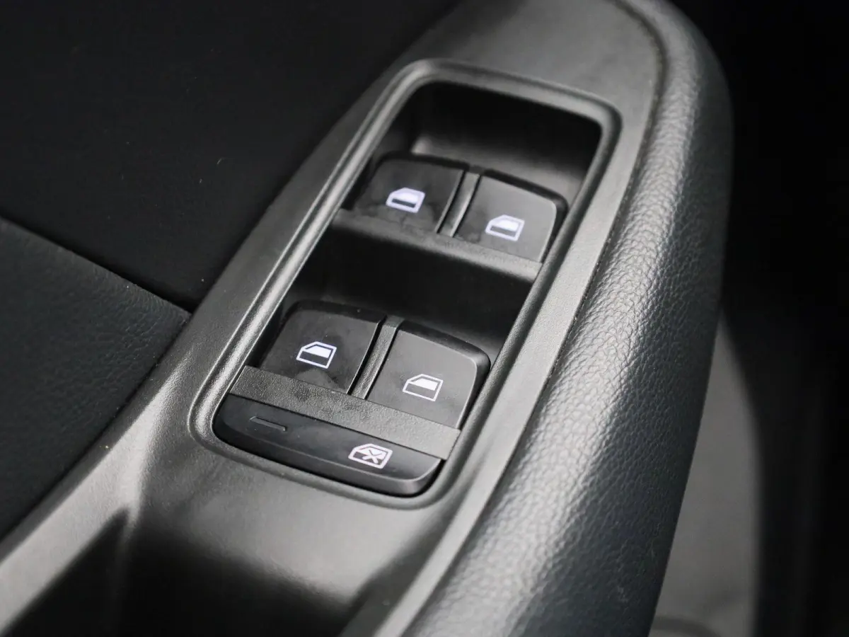 MG Luxury 45 kWh | SOH 97.09% | ACHTERUITRIJCAMERA | PANORAMA | NAVIGATIE | CLIMATE CONTROL | STOELVERWARMING | PARKEERSENSOREN |