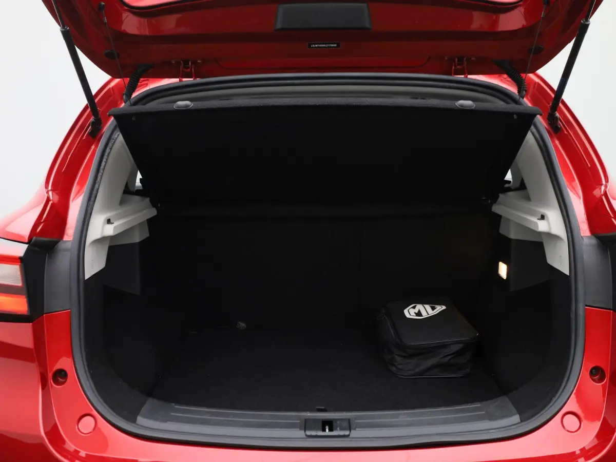 MG Luxury 45 kWh | SOH 97.09% | ACHTERUITRIJCAMERA | PANORAMA | NAVIGATIE | CLIMATE CONTROL | STOELVERWARMING | PARKEERSENSOREN |