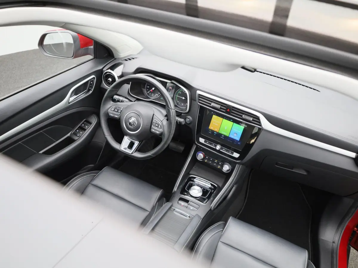 MG Luxury 45 kWh | SOH 97.09% | ACHTERUITRIJCAMERA | PANORAMA | NAVIGATIE | CLIMATE CONTROL | STOELVERWARMING | PARKEERSENSOREN |