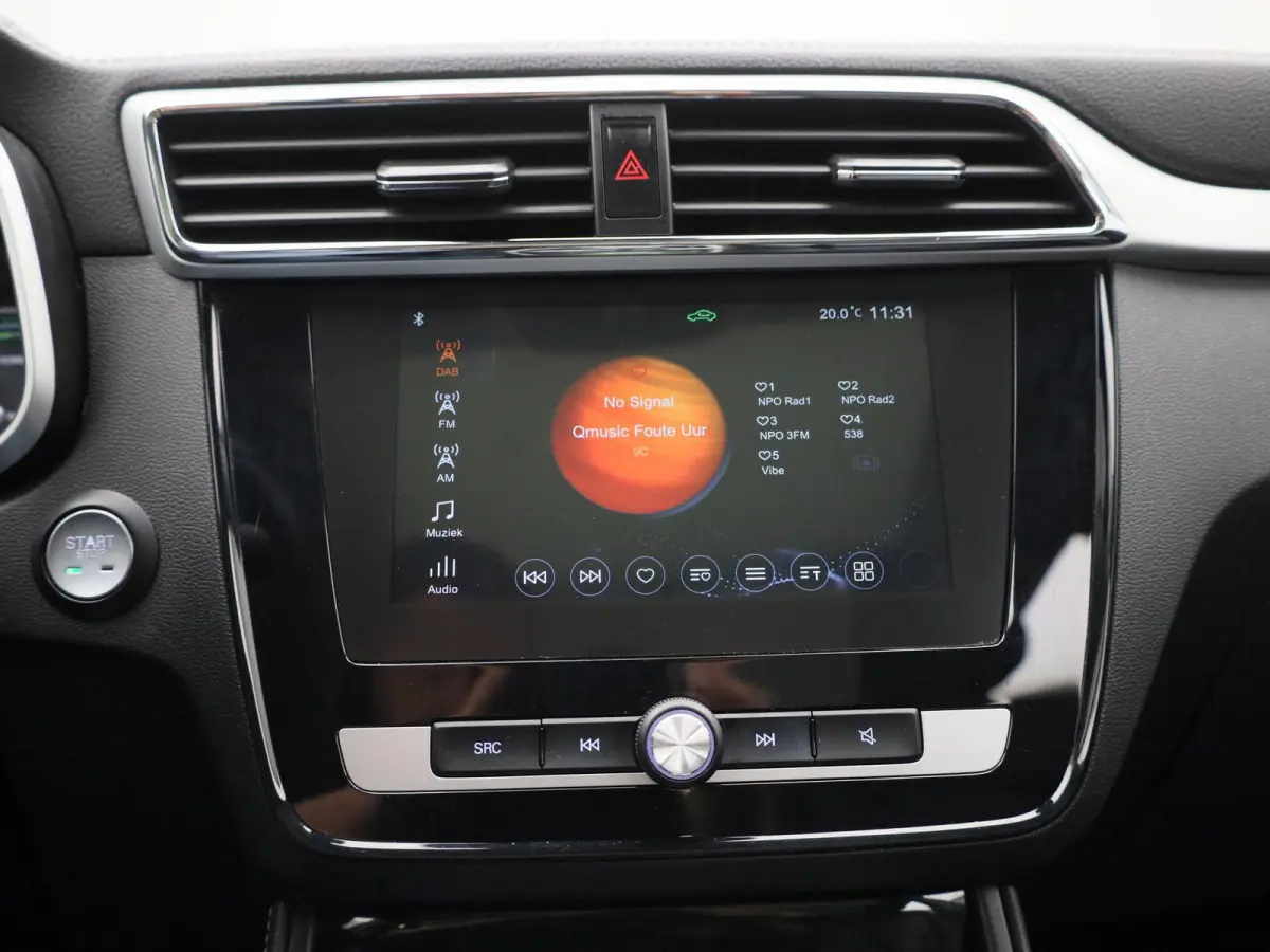 MG Luxury 45 kWh | SOH 97.09% | ACHTERUITRIJCAMERA | PANORAMA | NAVIGATIE | CLIMATE CONTROL | STOELVERWARMING | PARKEERSENSOREN |