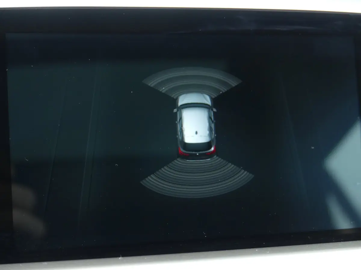 SDrive18i High Executive / Pano / Leer