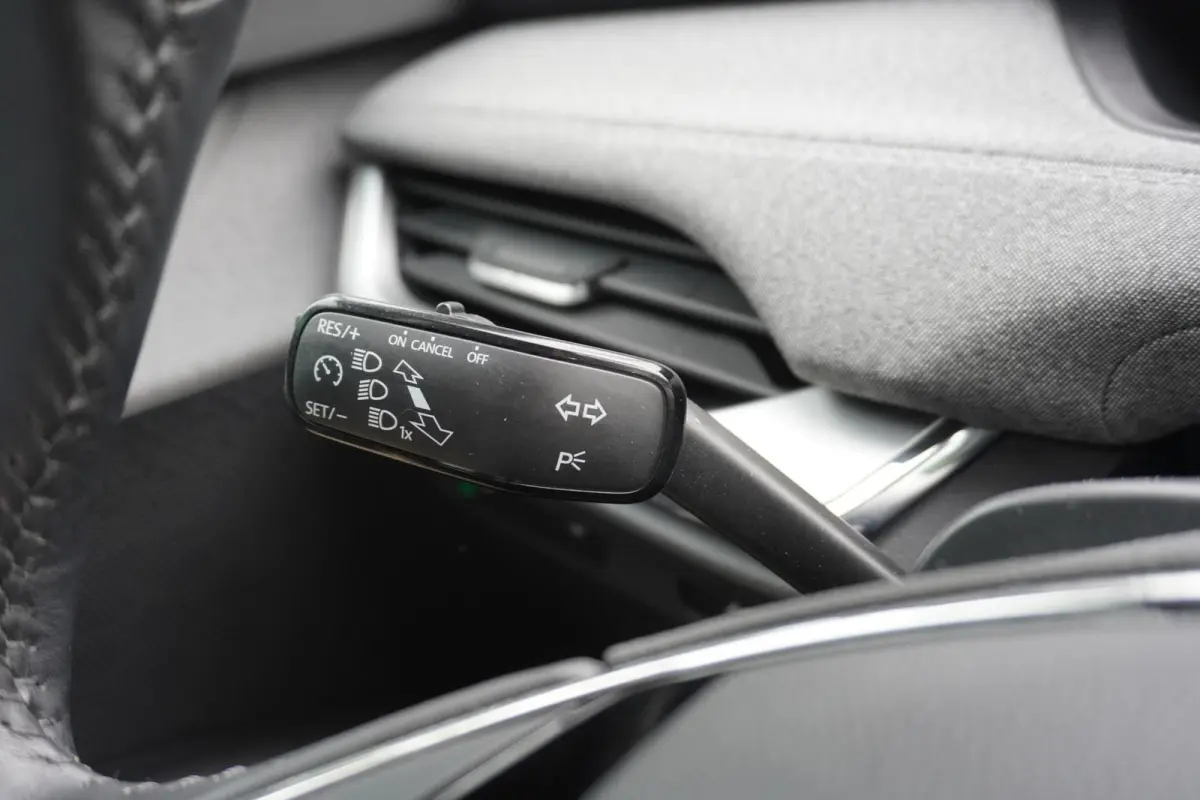 60 180pk | Achteruitrijcamera | Park Assist | PDC Voor & Achter | Navigatie