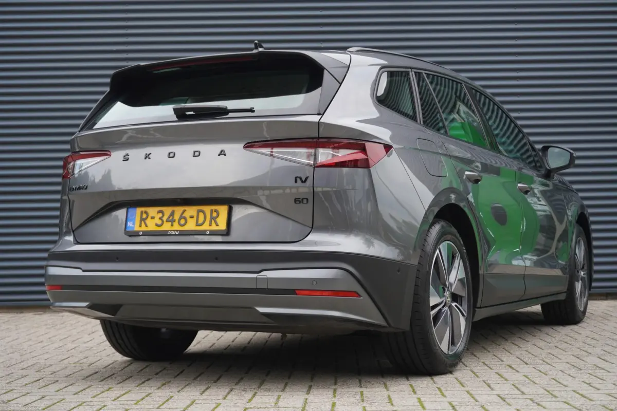60 180pk | Achteruitrijcamera | Park Assist | PDC Voor & Achter | Navigatie