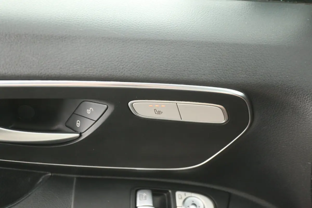 114 CDI Lang | Airco | Cruise | 3 Zits | Trekhaak | Carplay | Navi
