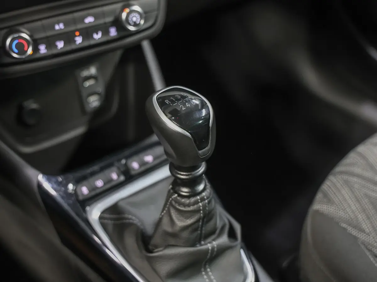 110PK Edition 2020 | 1ste eigenaar | Parkeersensoren | Navigatie | Airco | LMV | AppleCarPlay/AndroidAuto | Cruise Control | LED lampen | Trekhaak | Isofix | Privacy Glass | Parkeersensoren 