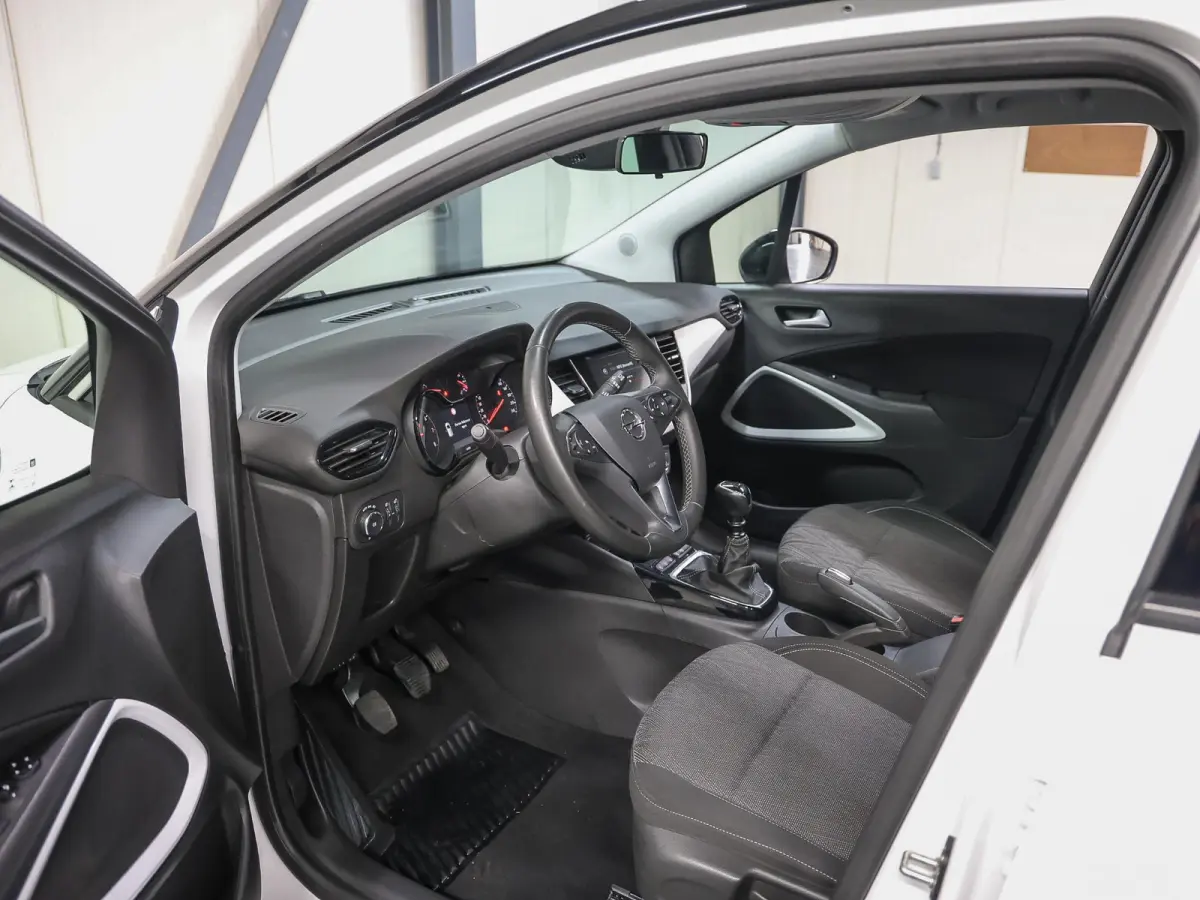 110PK Edition 2020 | 1ste eigenaar | Parkeersensoren | Navigatie | Airco | LMV | AppleCarPlay/AndroidAuto | Cruise Control | LED lampen | Trekhaak | Isofix | Privacy Glass | Parkeersensoren 