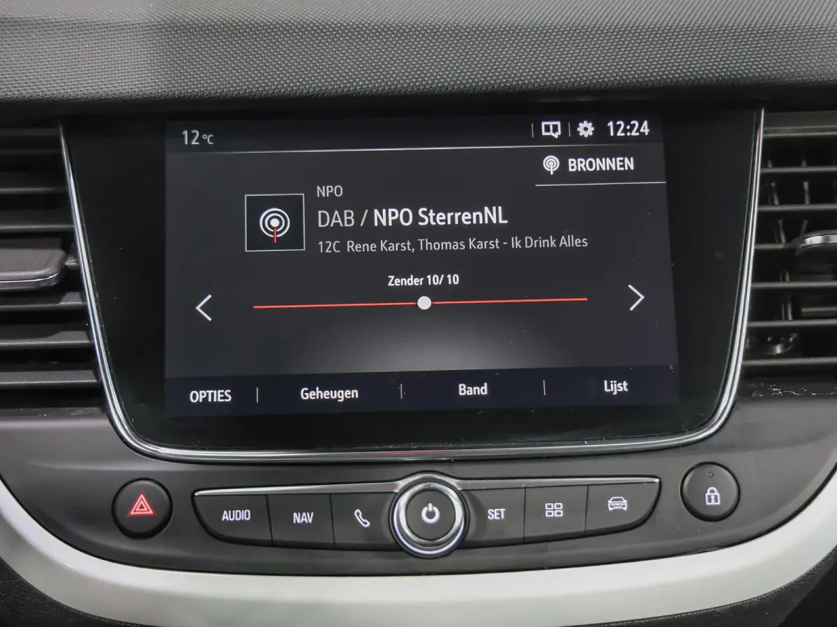 110PK Edition 2020 | 1ste eigenaar | Parkeersensoren | Navigatie | Airco | LMV | AppleCarPlay/AndroidAuto | Cruise Control | LED lampen | Trekhaak | Isofix | Privacy Glass | Parkeersensoren 