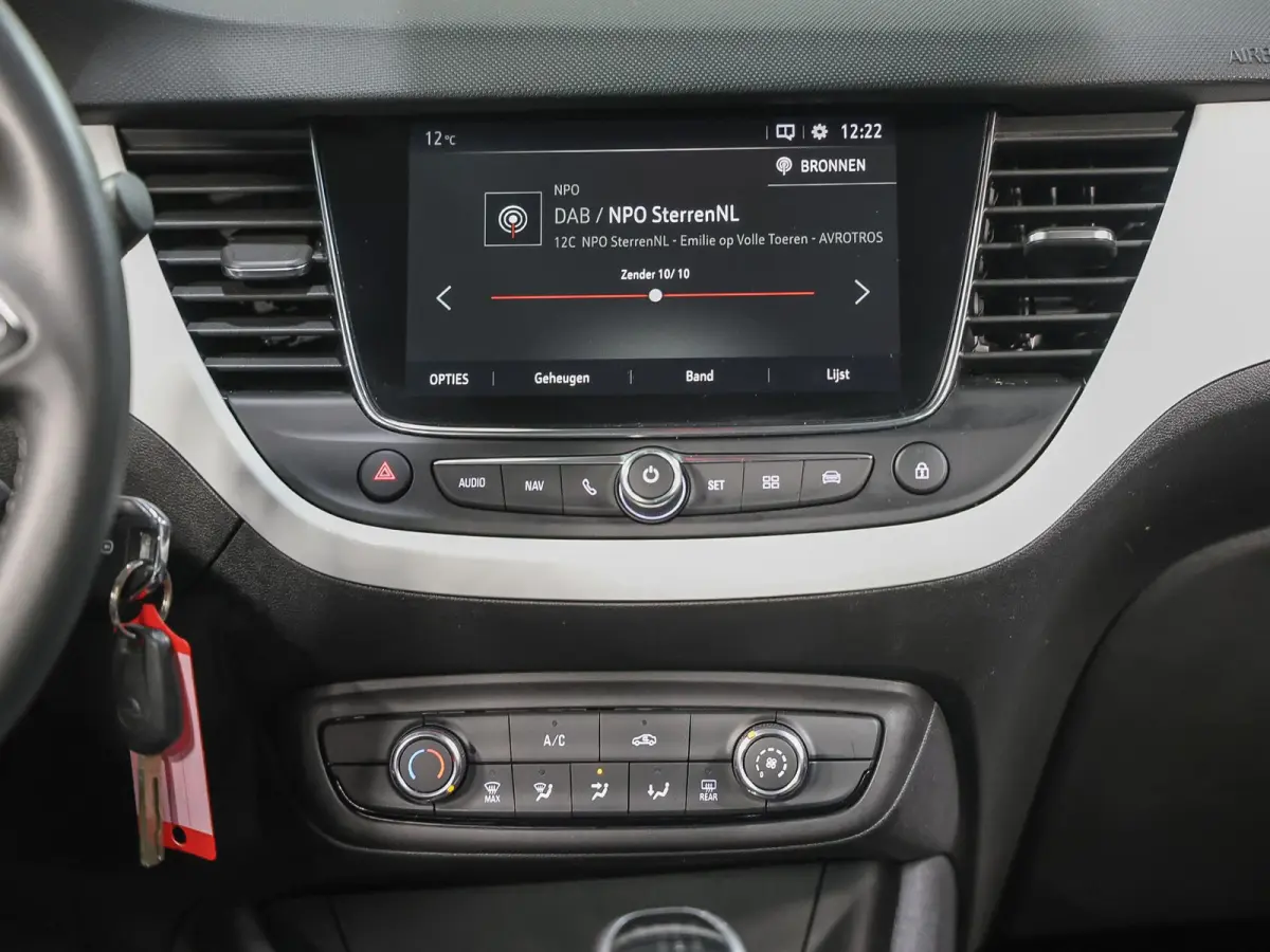 110PK Edition 2020 | 1ste eigenaar | Parkeersensoren | Navigatie | Airco | LMV | AppleCarPlay/AndroidAuto | Cruise Control | LED lampen | Trekhaak | Isofix | Privacy Glass | Parkeersensoren 