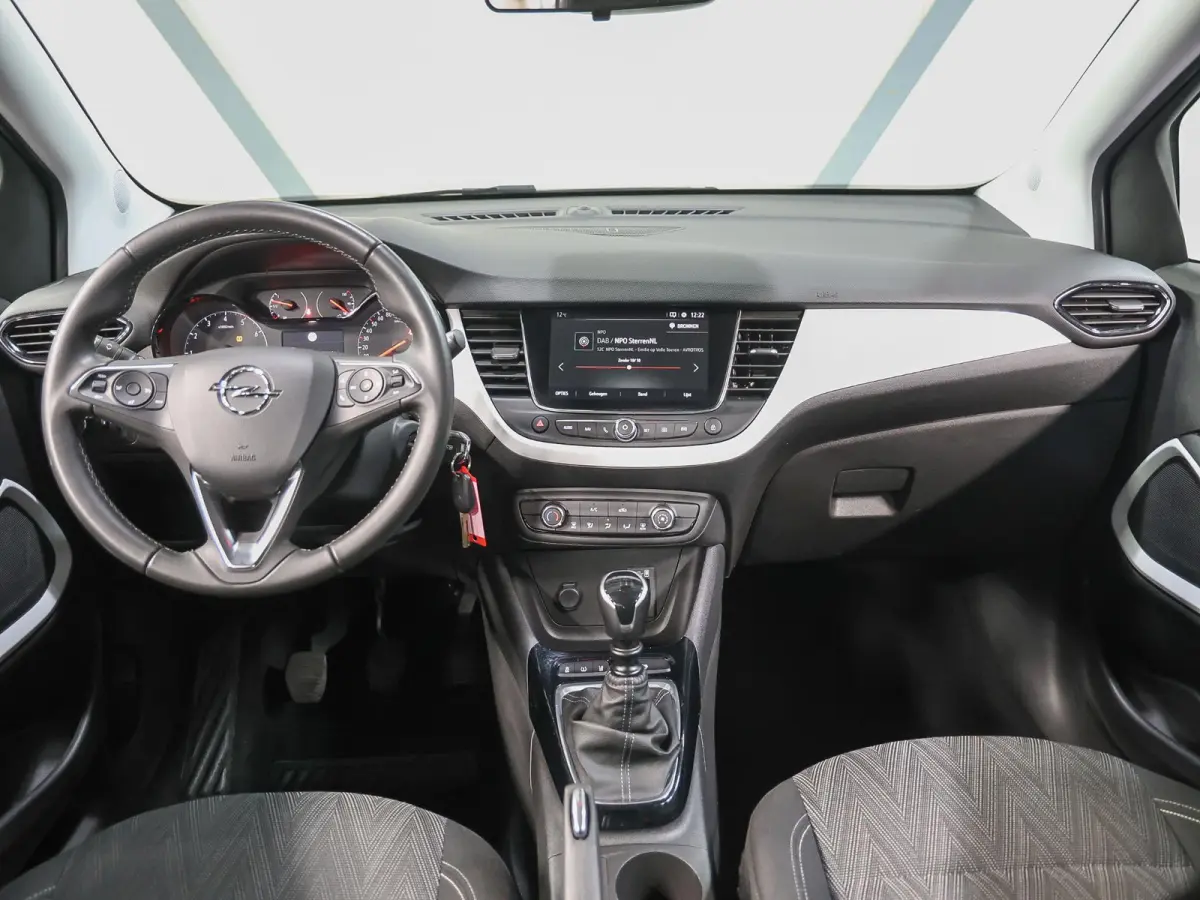 110PK Edition 2020 | 1ste eigenaar | Parkeersensoren | Navigatie | Airco | LMV | AppleCarPlay/AndroidAuto | Cruise Control | LED lampen | Trekhaak | Isofix | Privacy Glass | Parkeersensoren 