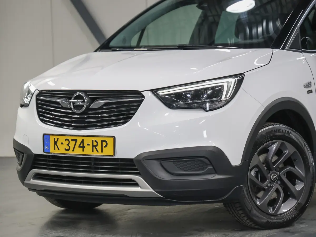 110PK Edition 2020 | 1ste eigenaar | Parkeersensoren | Navigatie | Airco | LMV | AppleCarPlay/AndroidAuto | Cruise Control | LED lampen | Trekhaak | Isofix | Privacy Glass | Parkeersensoren 
