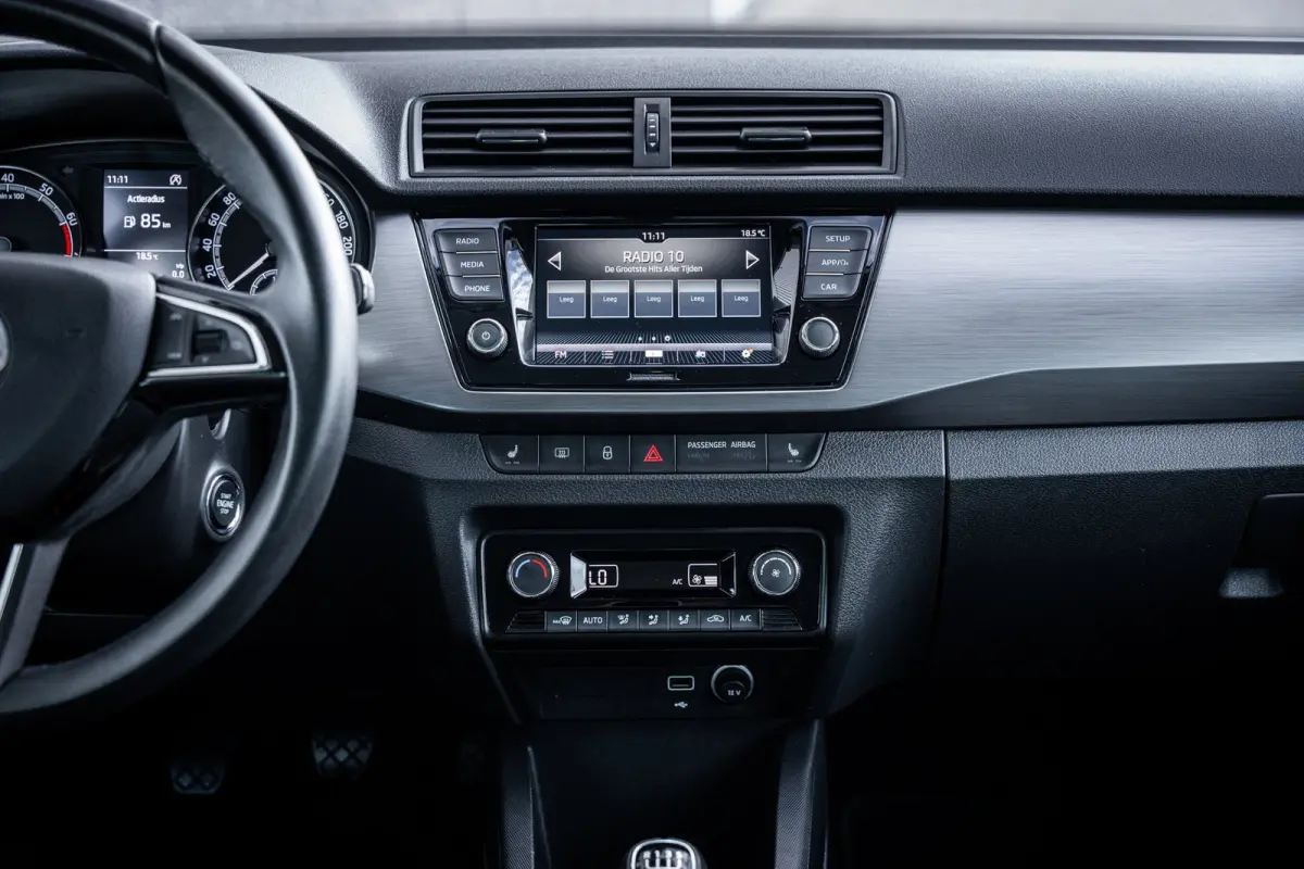 1.0 TSI Business Edition | Airco (automatisch) | Cruise control | Lichtmetalen velgen 16"