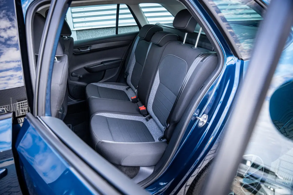 1.0 TSI Business Edition | Airco (automatisch) | Cruise control | Lichtmetalen velgen 16"