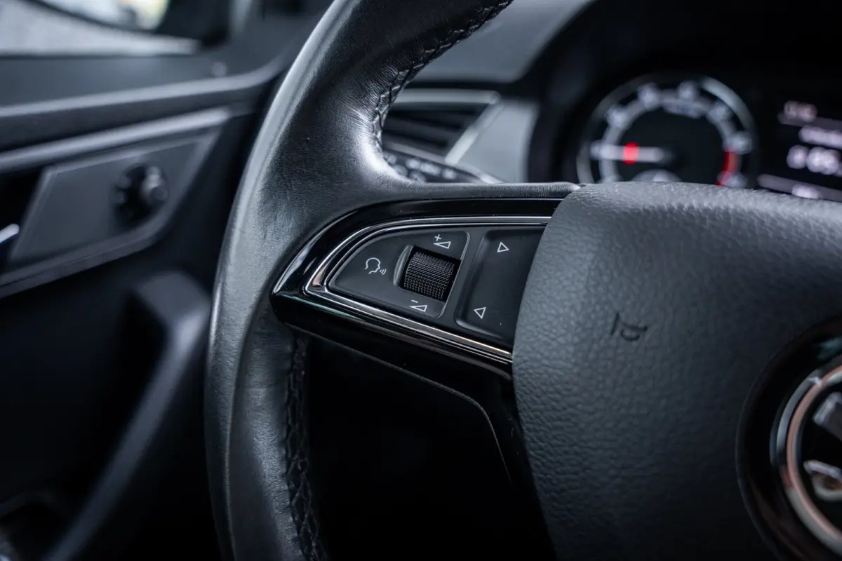 1.0 TSI Business Edition | Airco (automatisch) | Cruise control | Lichtmetalen velgen 16"
