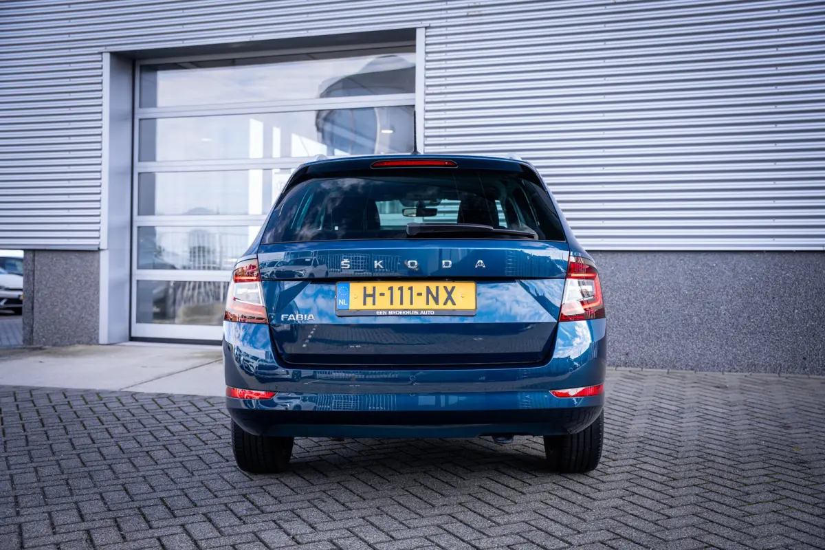 1.0 TSI Business Edition | Airco (automatisch) | Cruise control | Lichtmetalen velgen 16"