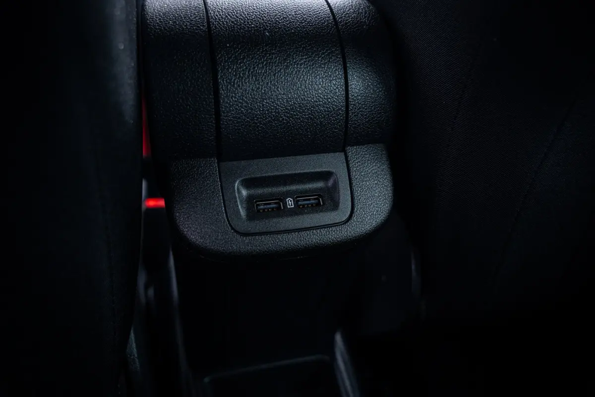 1.0 TSI Business Edition | Airco (automatisch) | Cruise control | Lichtmetalen velgen 16"