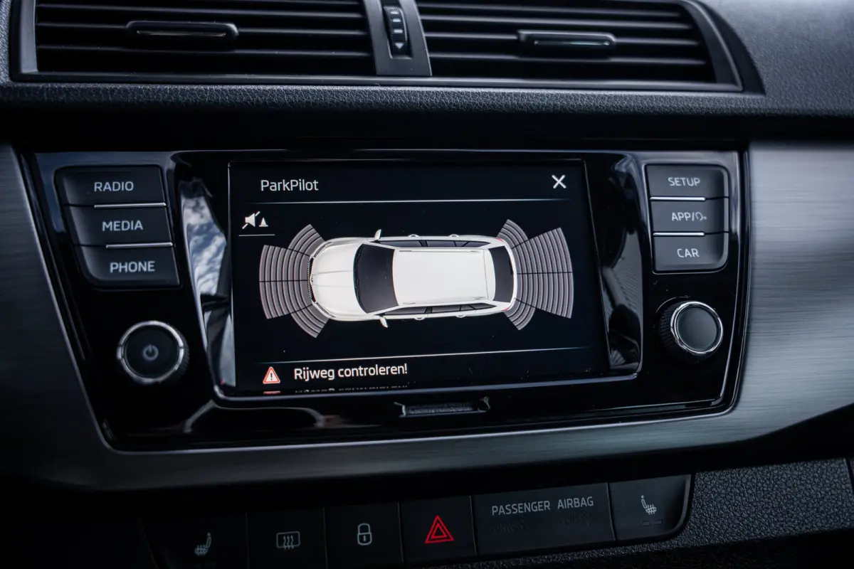 1.0 TSI Business Edition | Airco (automatisch) | Cruise control | Lichtmetalen velgen 16"