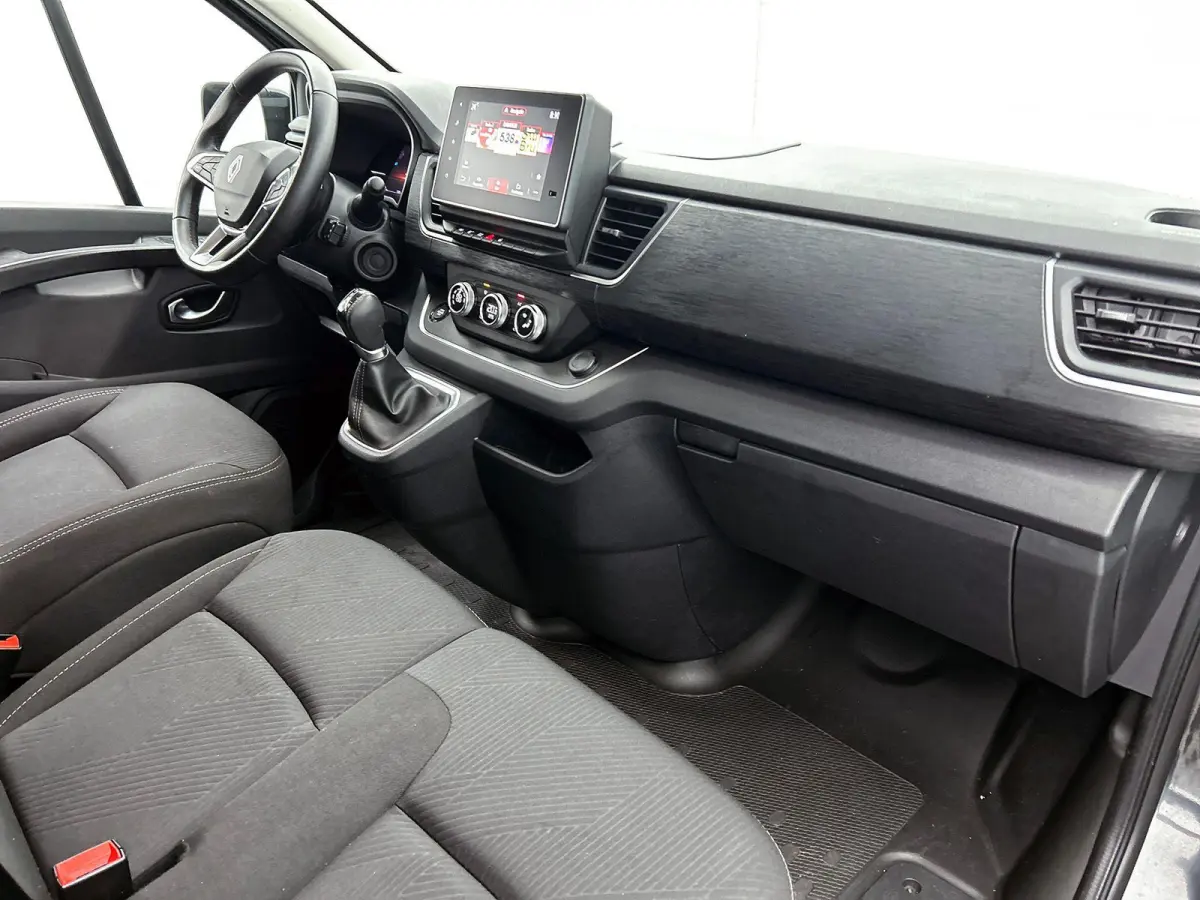 2.0 Blue dC1 150PK L2H1 Dubbele Cabine Automaat Navigatie Airco Lichtmetalen velgen Betimmering Trekhaak Camera Parkeer sensoren Dab