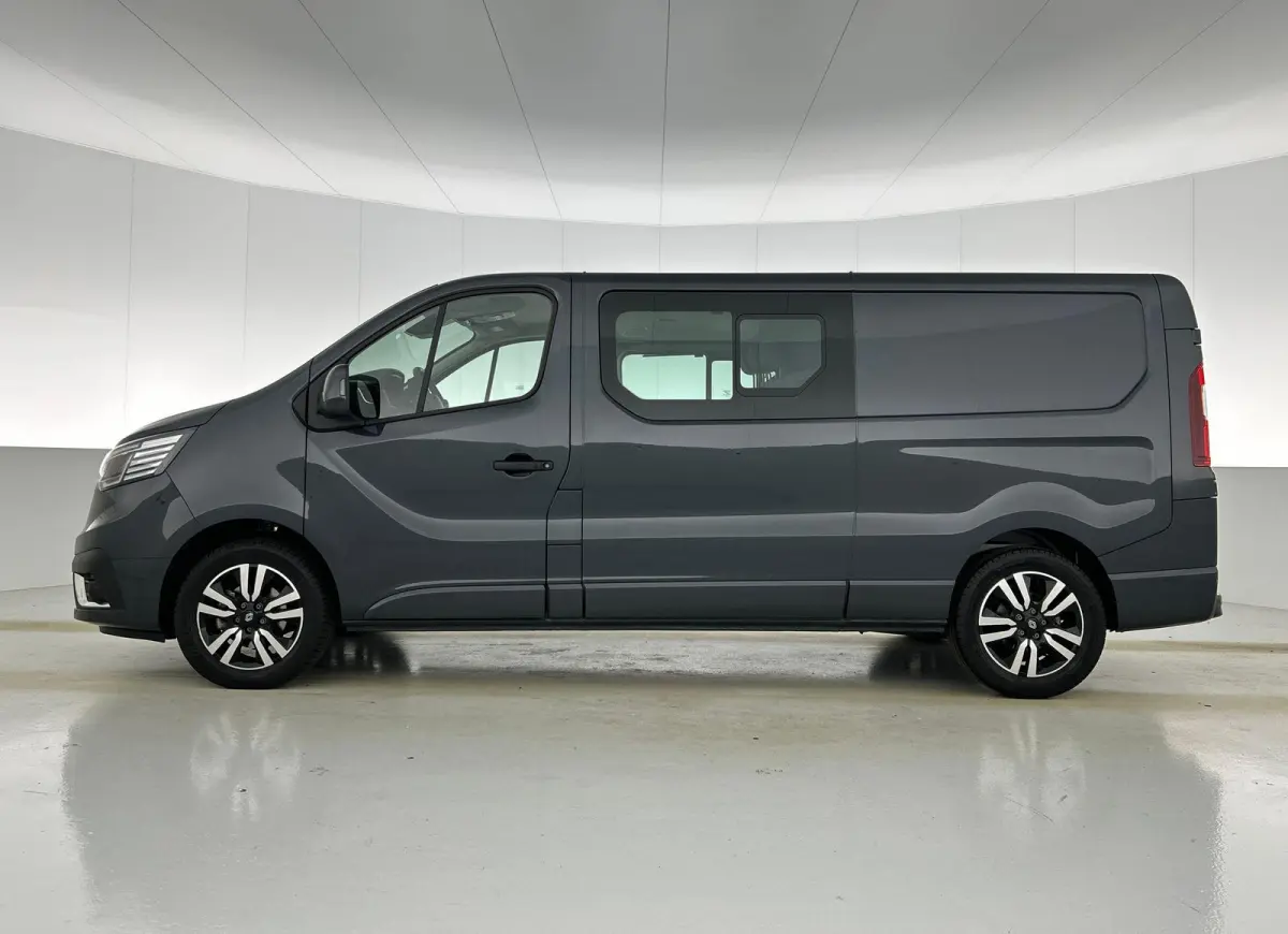 2.0 Blue dC1 150PK L2H1 Dubbele Cabine Automaat Navigatie Airco Lichtmetalen velgen Betimmering Trekhaak Camera Parkeer sensoren Dab