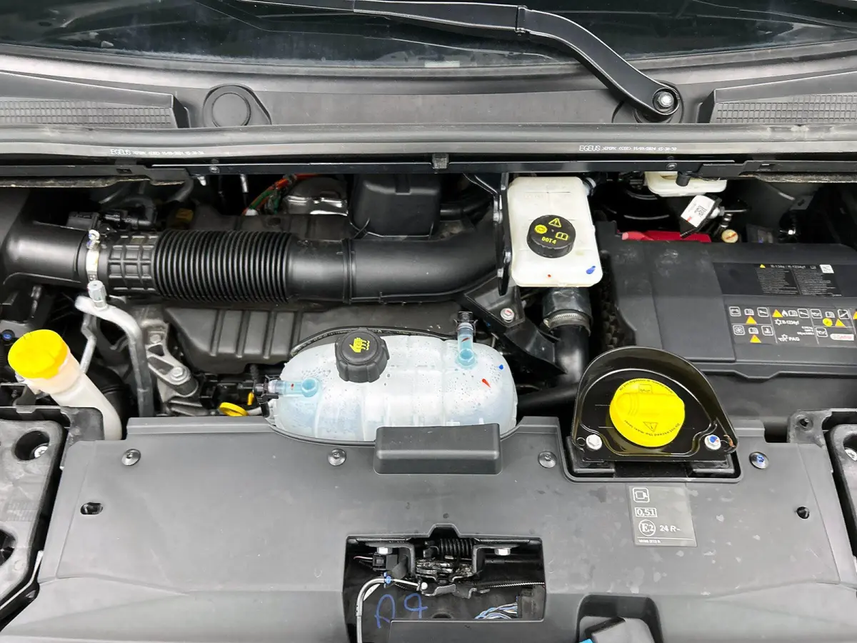 2.0 Blue dC1 150PK L2H1 Dubbele Cabine Automaat Navigatie Airco Lichtmetalen velgen Betimmering Trekhaak Camera Parkeer sensoren Dab