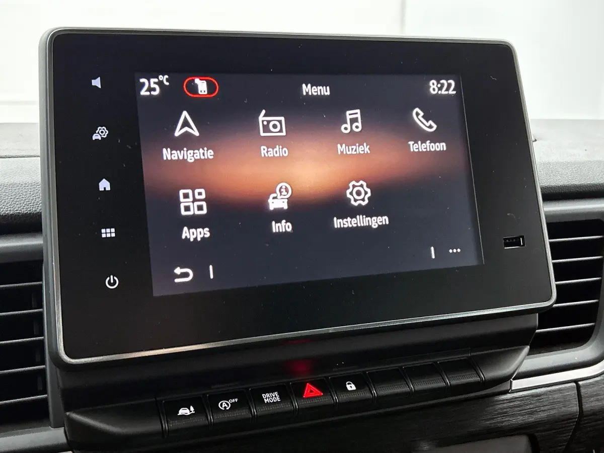 2.0 Blue dC1 150PK L2H1 Dubbele Cabine Automaat Navigatie Airco Lichtmetalen velgen Betimmering Trekhaak Camera Parkeer sensoren Dab