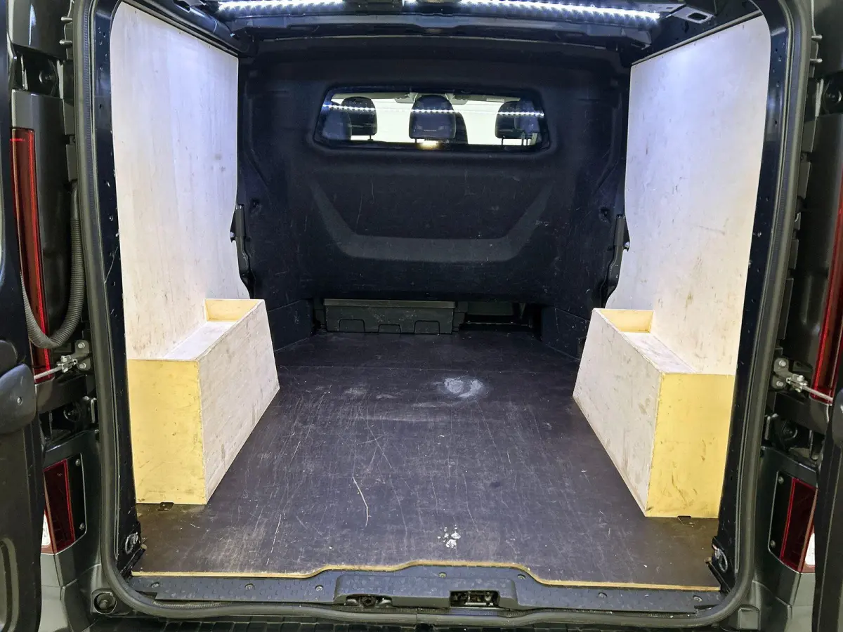 2.0 Blue dC1 150PK L2H1 Dubbele Cabine Automaat Navigatie Airco Lichtmetalen velgen Betimmering Trekhaak Camera Parkeer sensoren Dab