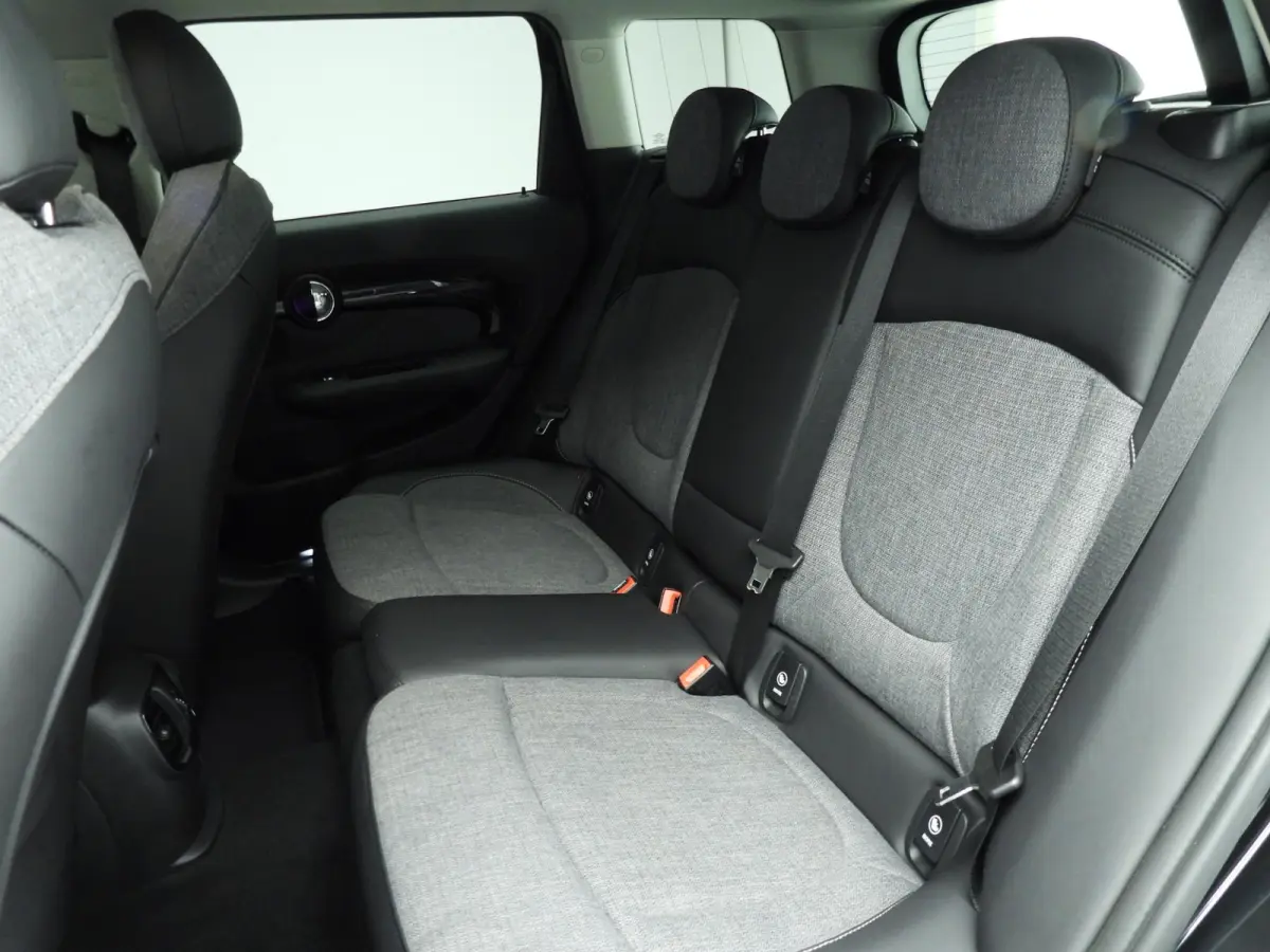 1.5 Cooper | LED | Navigatie | Sportstoelen | Stoelverwarming | Chrome line | DAB | Alu 18 inch