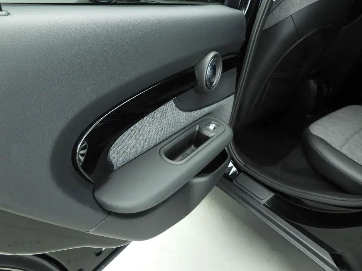 1.5 Cooper | LED | Navigatie | Sportstoelen | Stoelverwarming | Chrome line | DAB | Alu 18 inch