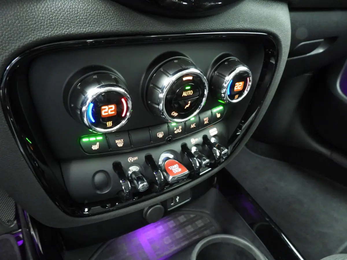 1.5 Cooper | LED | Navigatie | Sportstoelen | Stoelverwarming | Chrome line | DAB | Alu 18 inch