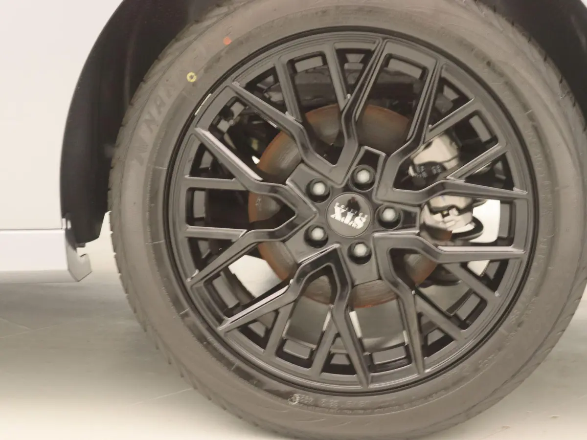 L3 DC 75 kWh | STX Uitvoering | Lichtmetalen Velgen | Lederen Stoelbekleding | Parkeercamera Achter |