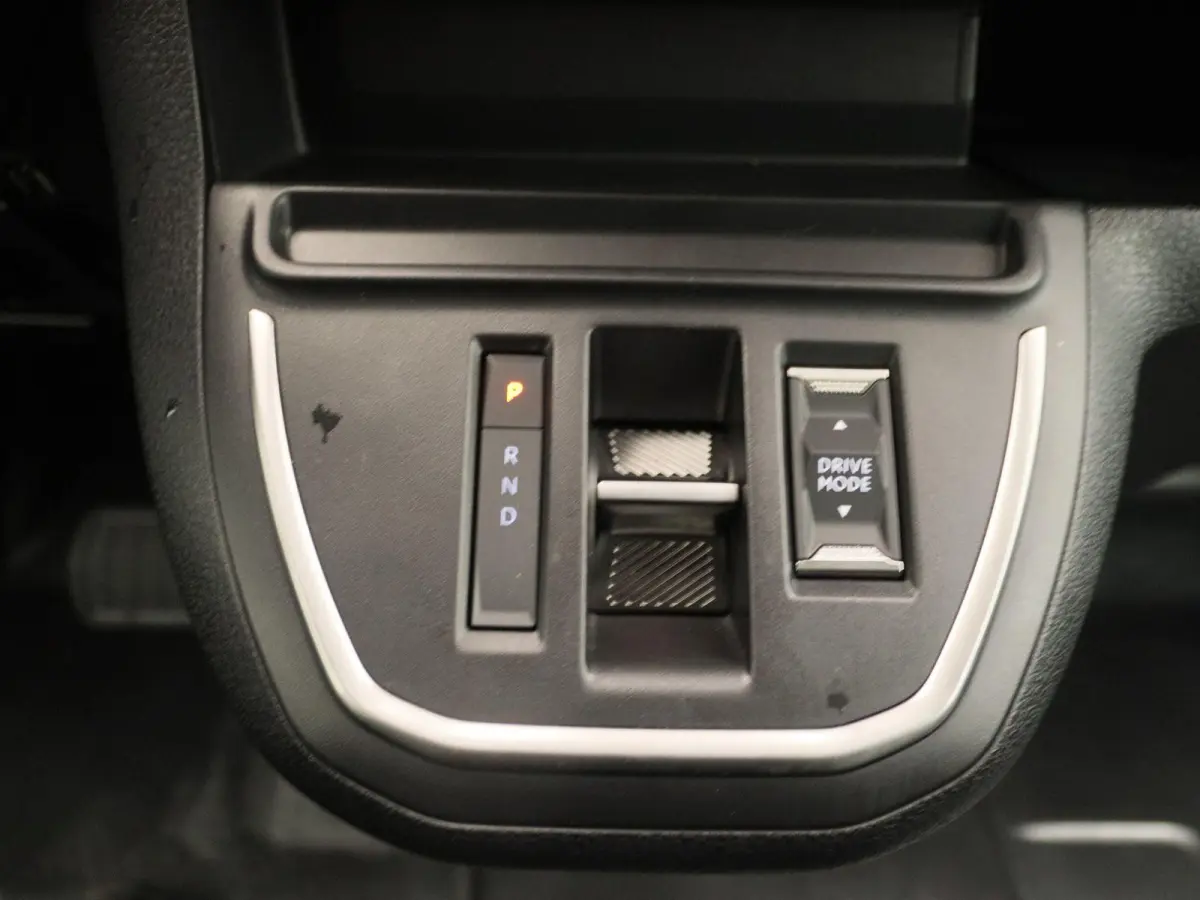 L3 DC 75 kWh | STX Uitvoering | Lichtmetalen Velgen | Lederen Stoelbekleding | Parkeercamera Achter |