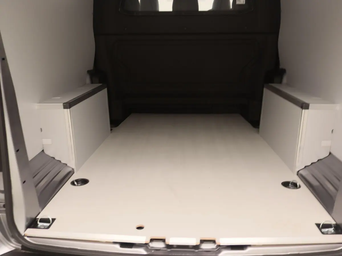 L3 DC 75 kWh | STX Uitvoering | Lichtmetalen Velgen | Lederen Stoelbekleding | Parkeercamera Achter |