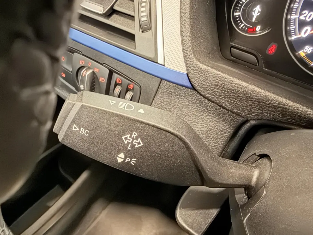 318i M Sport Edition Navigatie Climate control Lederen bekleding
