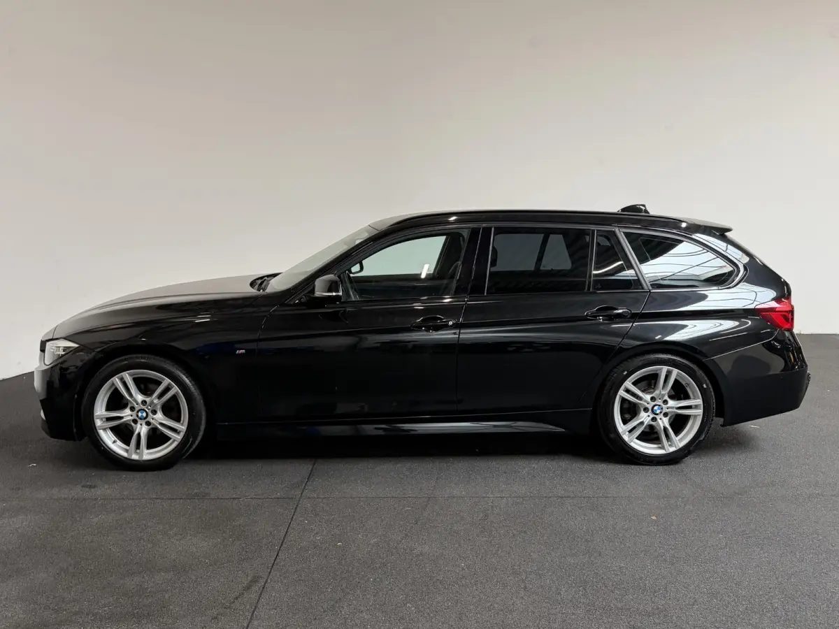 318i M Sport Edition Navigatie Climate control Lederen bekleding