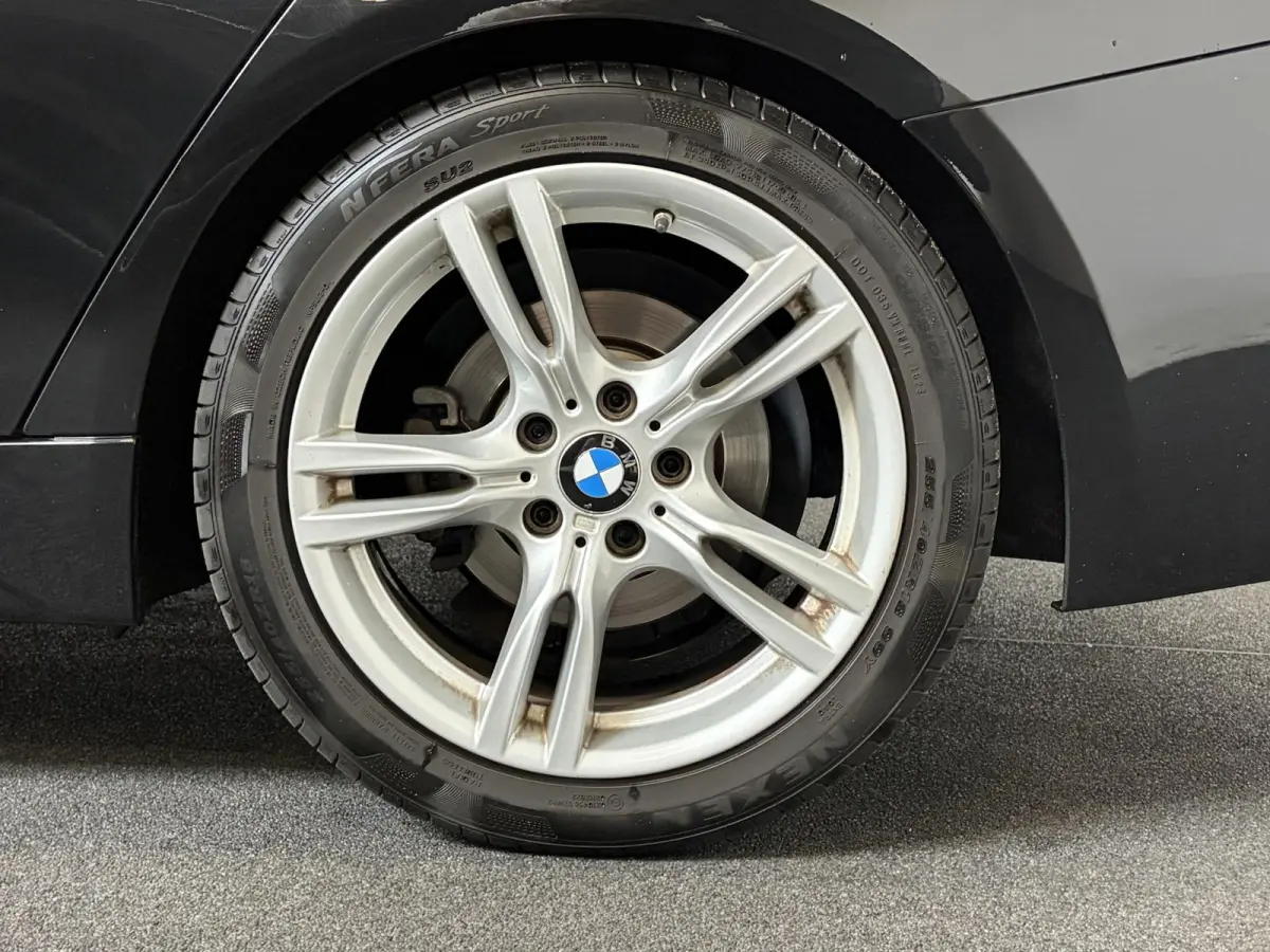 318i M Sport Edition Navigatie Climate control Lederen bekleding