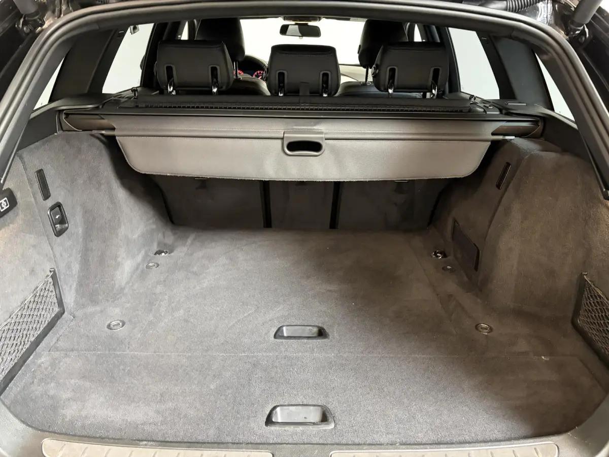 318i M Sport Edition Navigatie Climate control Lederen bekleding