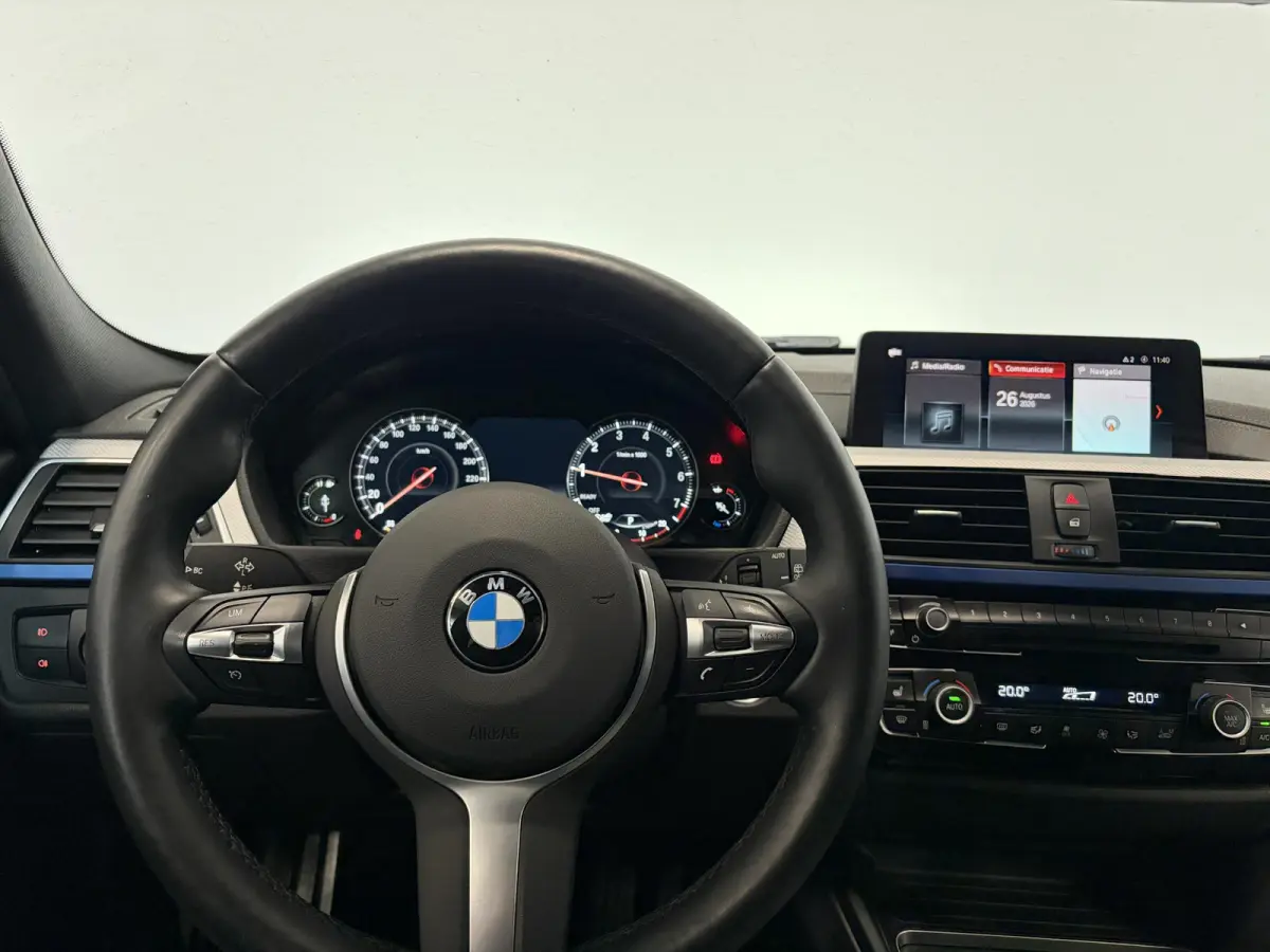 318i M Sport Edition Navigatie Climate control Lederen bekleding