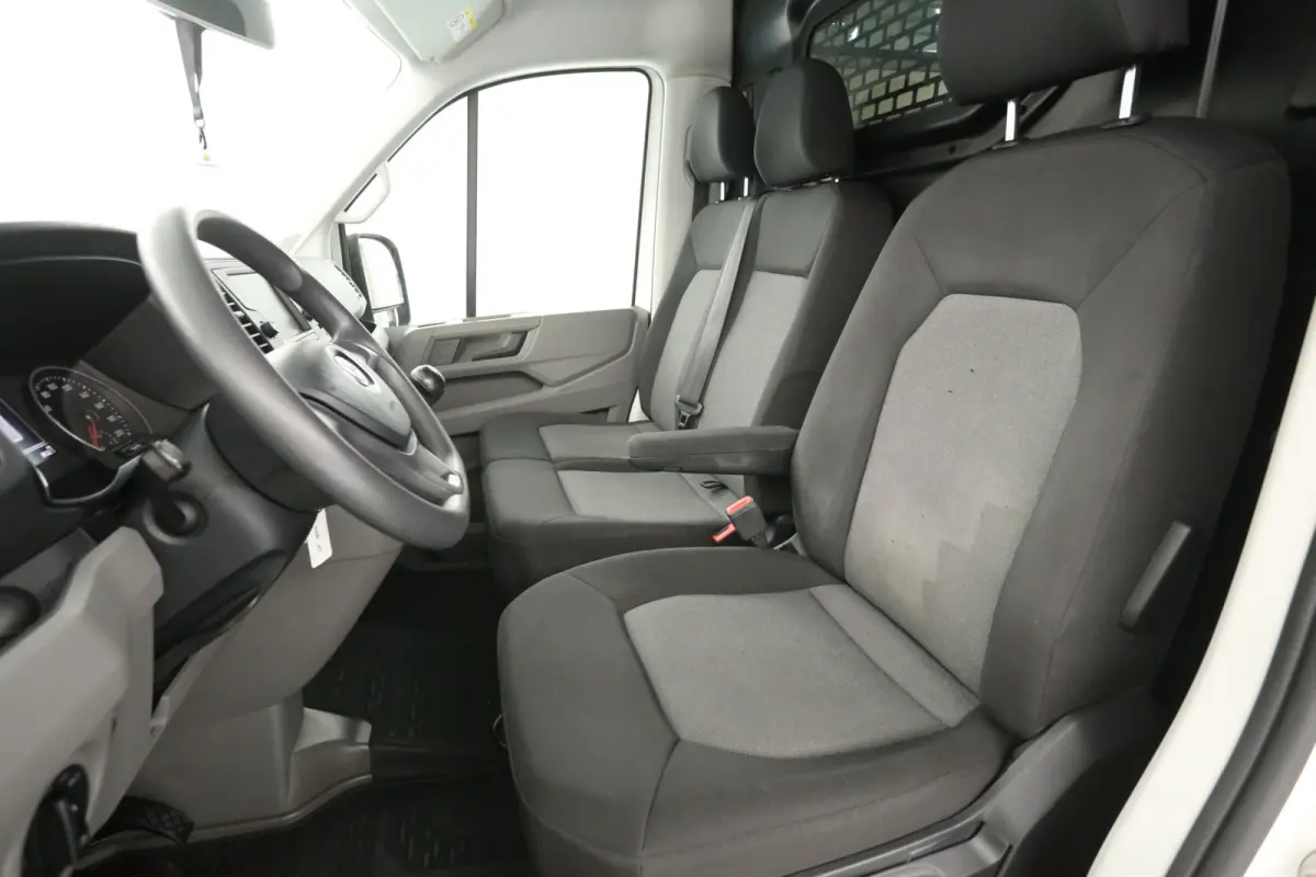 2.0 TDI L3H2 140PK | Airco | Camera | 3 Zits | Trekhaak | Carplay | Elektrpakket