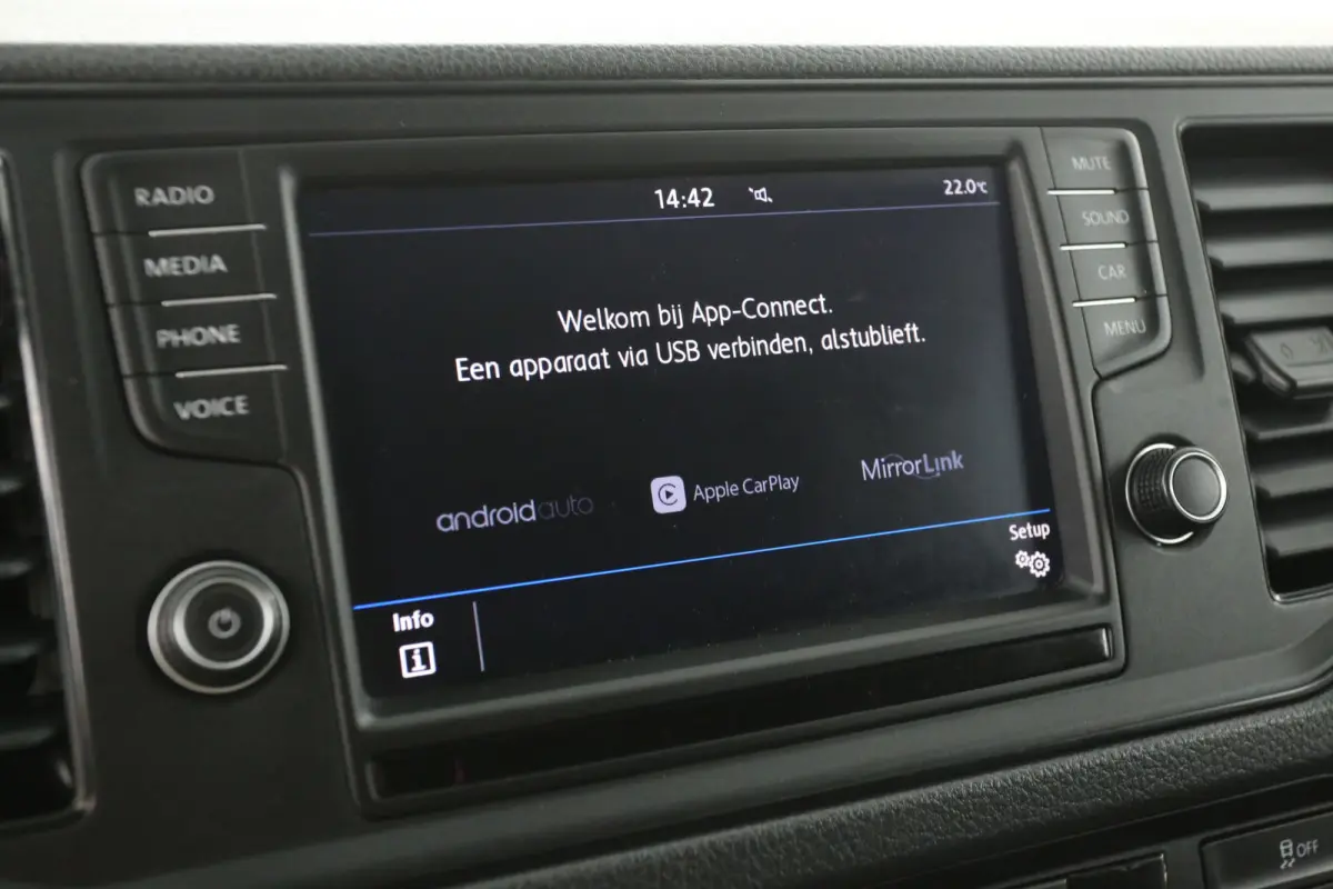 2.0 TDI L3H2 140PK | Airco | Camera | 3 Zits | Trekhaak | Carplay | Elektrpakket