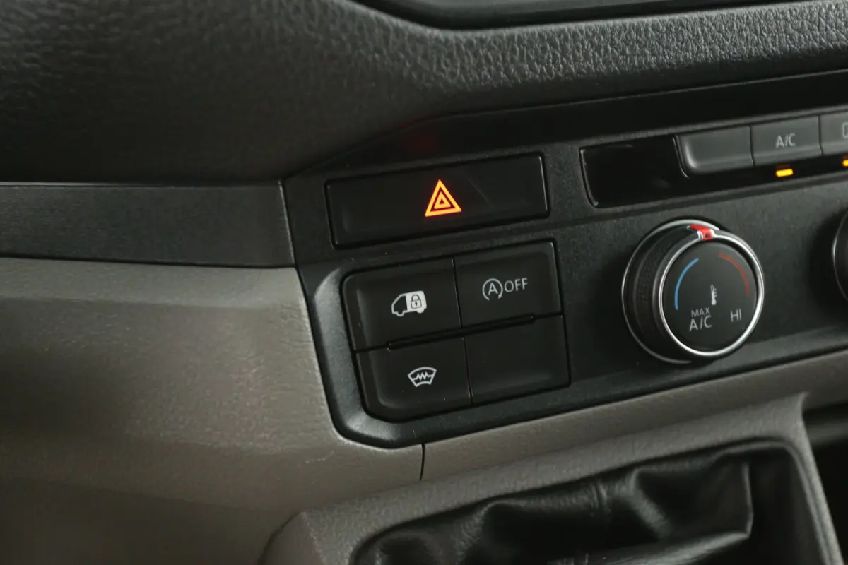 2.0 TDI L3H2 140PK | Airco | Camera | 3 Zits | Trekhaak | Carplay | Elektrpakket